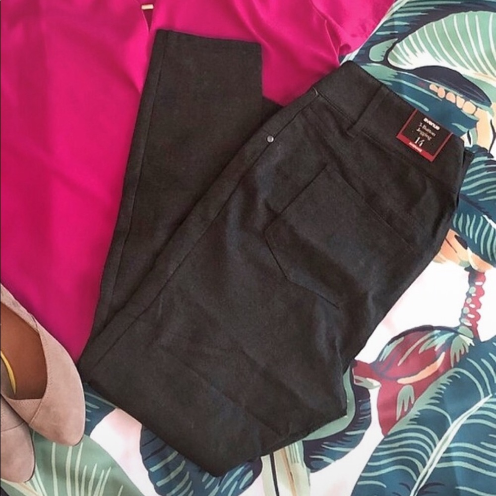 NWT charcoal colored jeggings